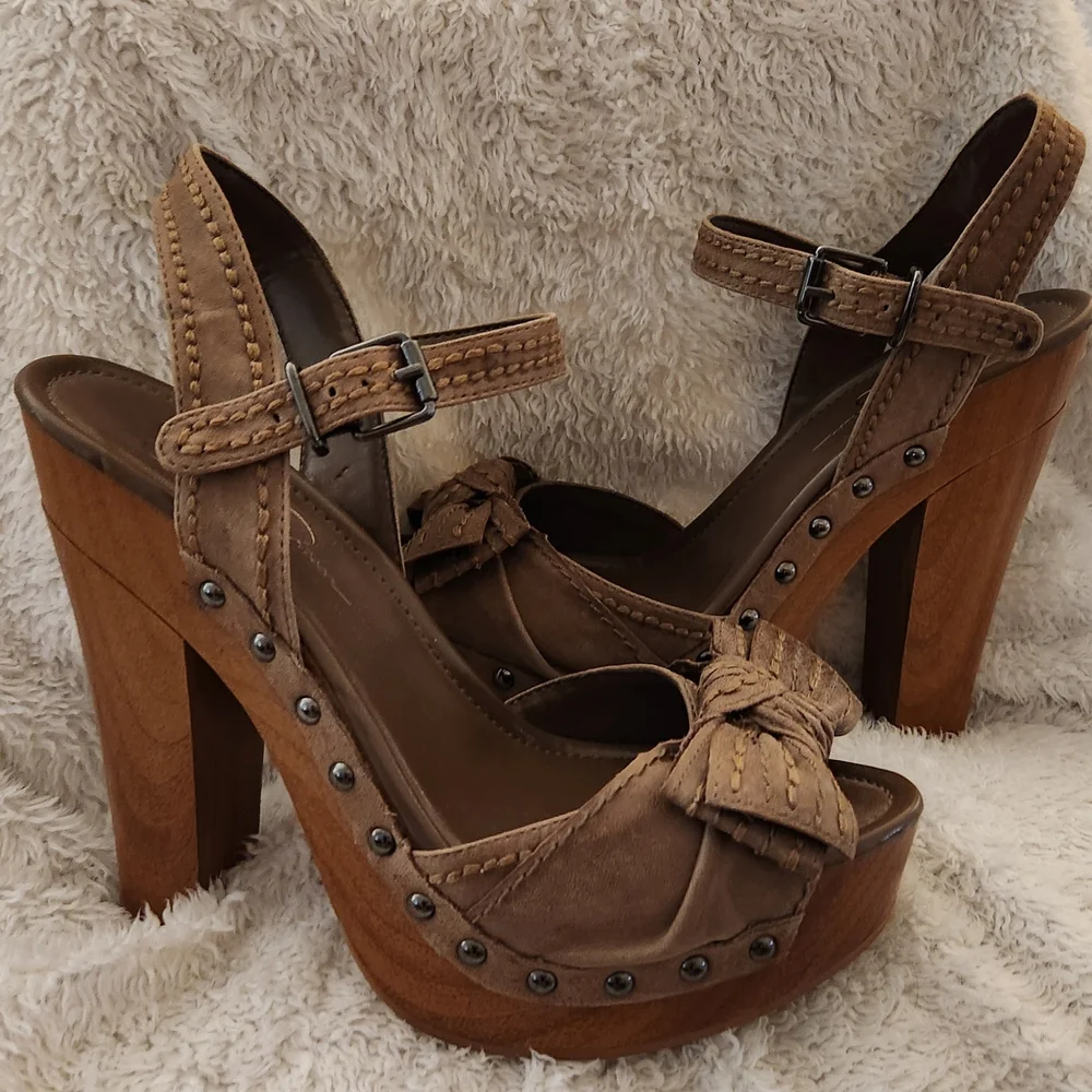 Jessica Simpson Brown Platform Heel Sandals with Bow Accent